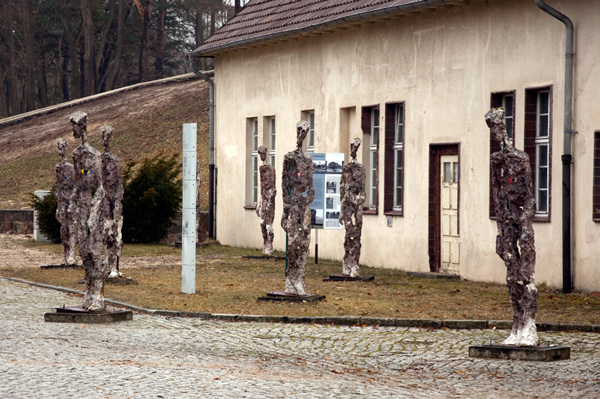 Bronzestatuen vor dem ehem. Wasserwerk